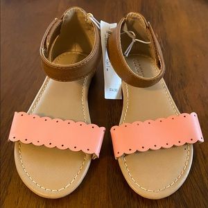New with tags!  Old Navy toddler sz 8 Velcro sandal. Pink toe strap!!